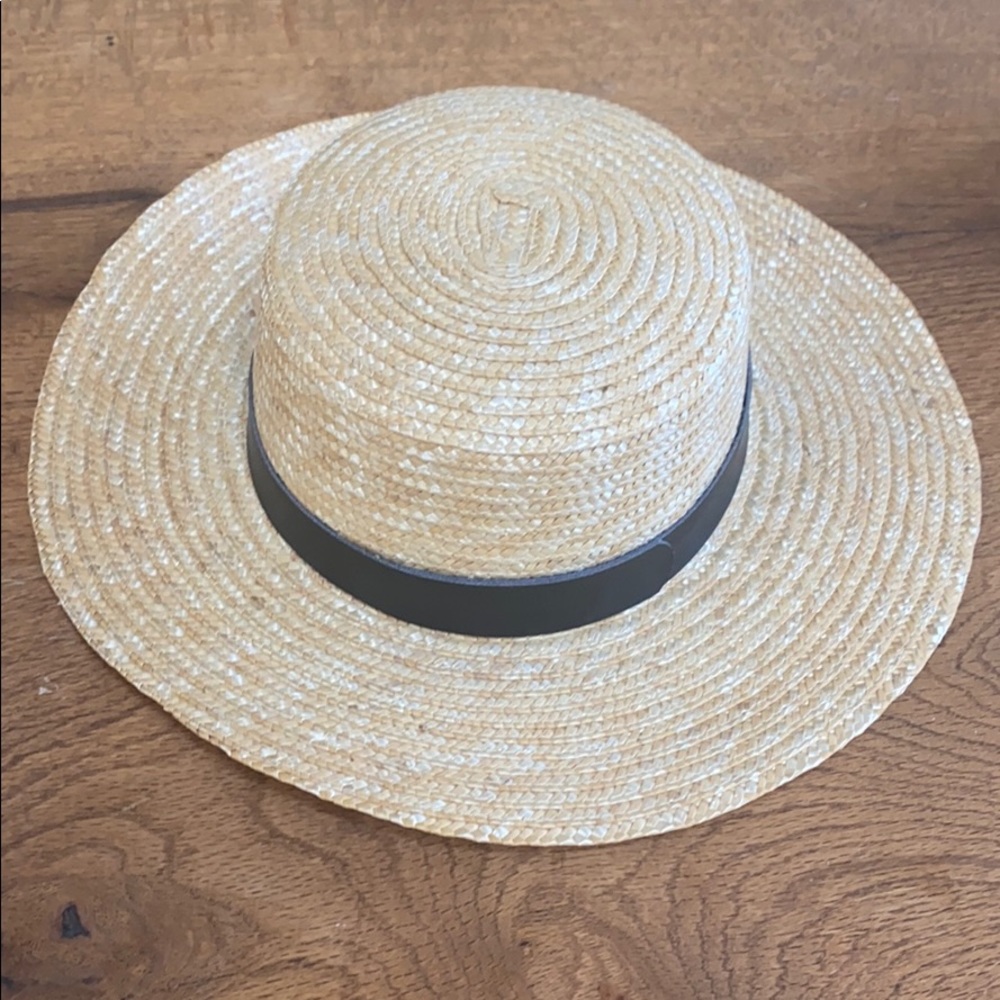 Lack of color women’s Boater hat